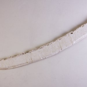 Titulo: Pedazo 5 Tecnica: pasta de papel Año: 2018 Dimensiones: 110cm x 10cm x 5cm